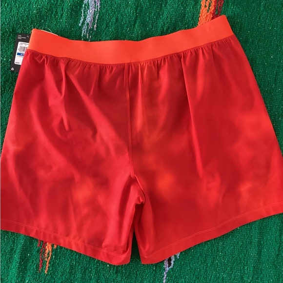 NWT-UNDER ARMOUR Men's UA Speedpocket 7" Wash Shorts NWT Orange SIZE: XL
K1 - Picture 4 of 7